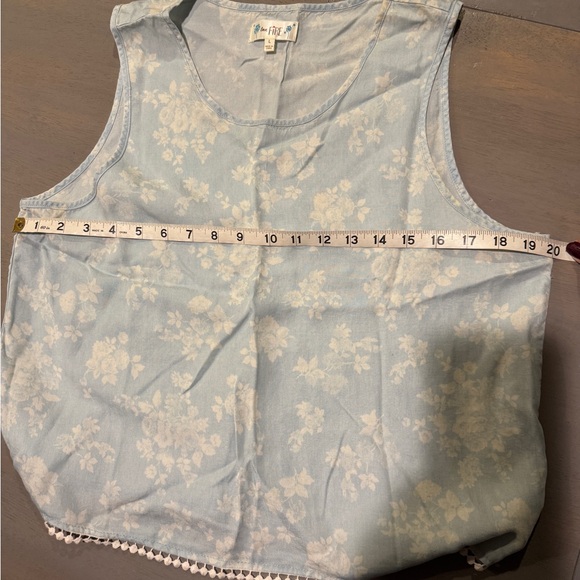 Lightweight Tank with Pompom Hem - Picture 5 of 10